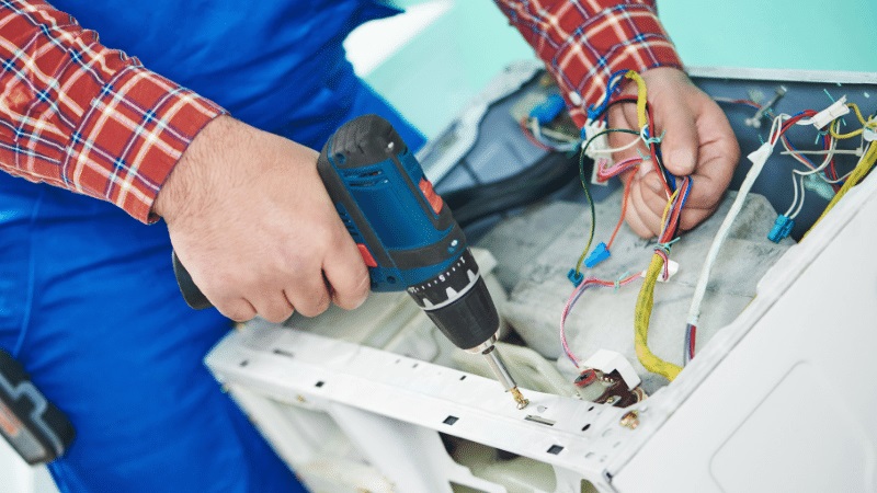 Bayraklı Dominox Dominox çamaşır makinesi kart tamiri – Su almama arızası orijinal parça ile giderildi. - Teknik servis örneği